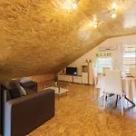 Nyaraló 4 Bedroom Beautiful In
