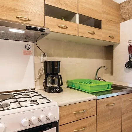 Stunning In With Kitchen